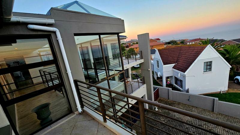 5 Bedroom Property for Sale in Dana Bay Western Cape